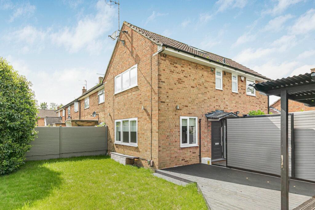 Additional property image - Puttocks Drive, Welham Green, AL9