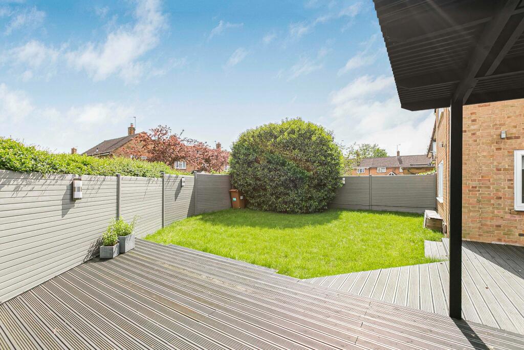 Additional property image - Puttocks Drive, Welham Green, AL9
