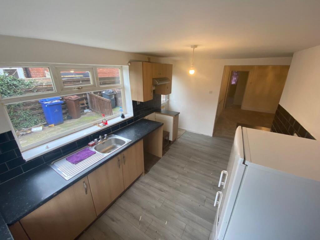 Main image of property: 238 Pontefract Road, Lundwood