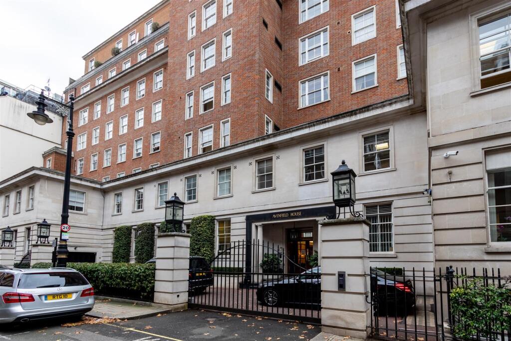 Main image of property: Avenfield House, Park Lane, W1