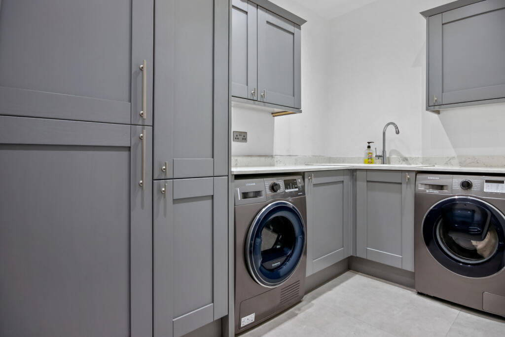 Additional property image - London Road, Brentwood, CM14