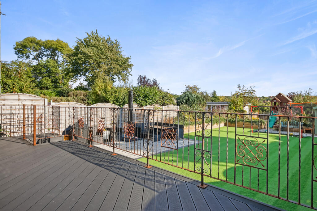 Additional property image - London Road, Brentwood, CM14