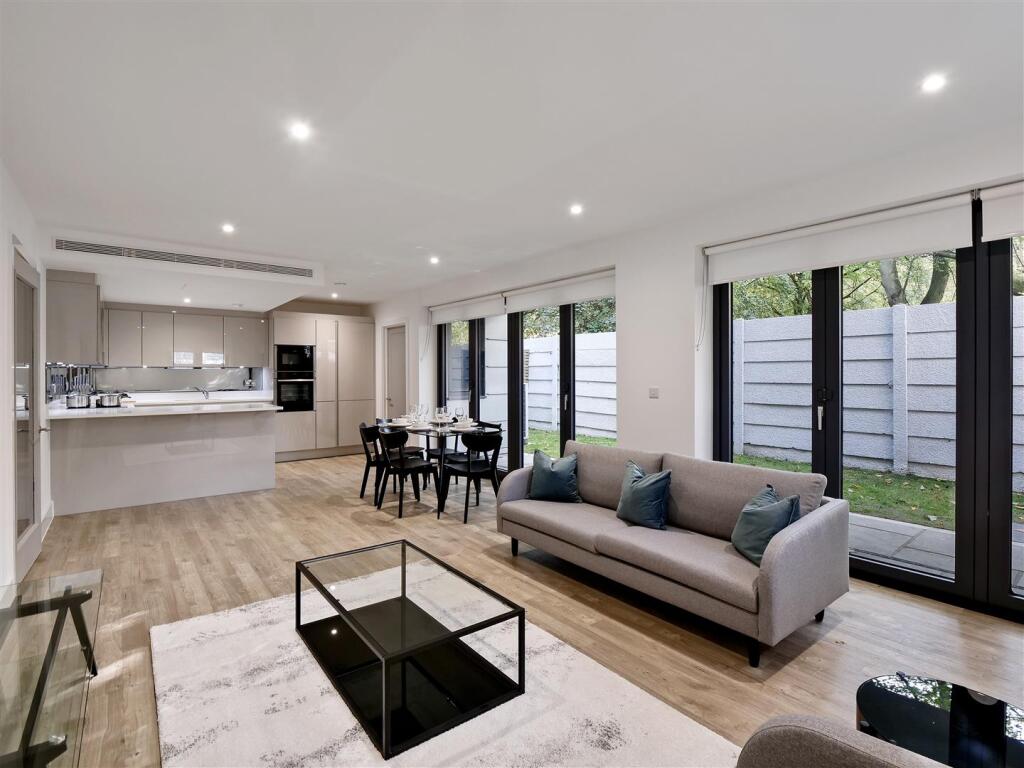 Main image of property: Rosbud Mews, Jamaica Road, SE16