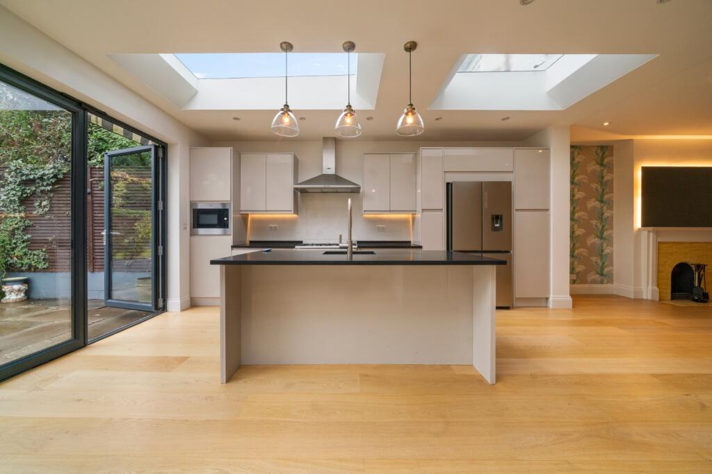 Main image of property: Doyle Gardens, Kensal Rise, London, NW10