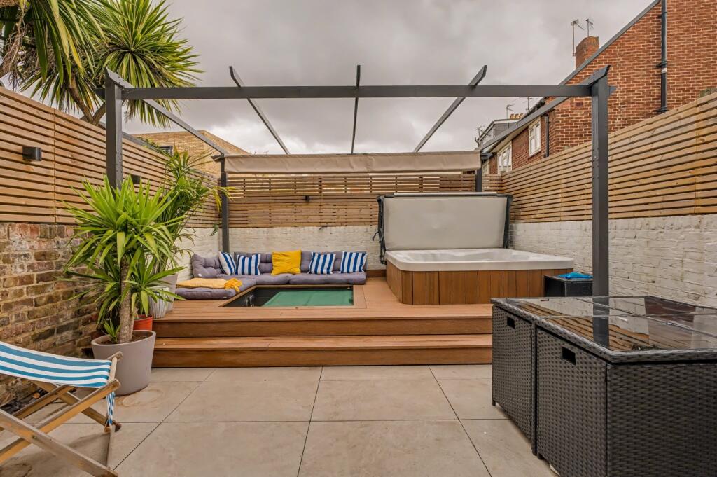 Main image of property: Compton Road, Kensal Green, London, NW10