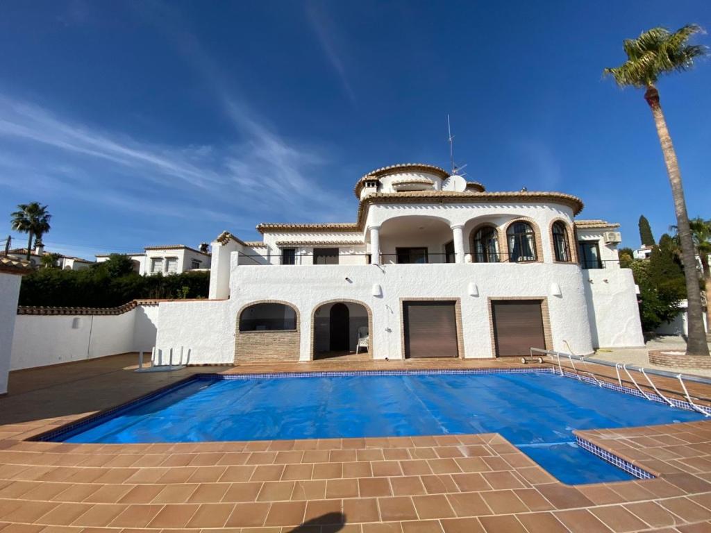 6 bedroom villa for sale in Andalucia, Granada, Salobrena, Spain