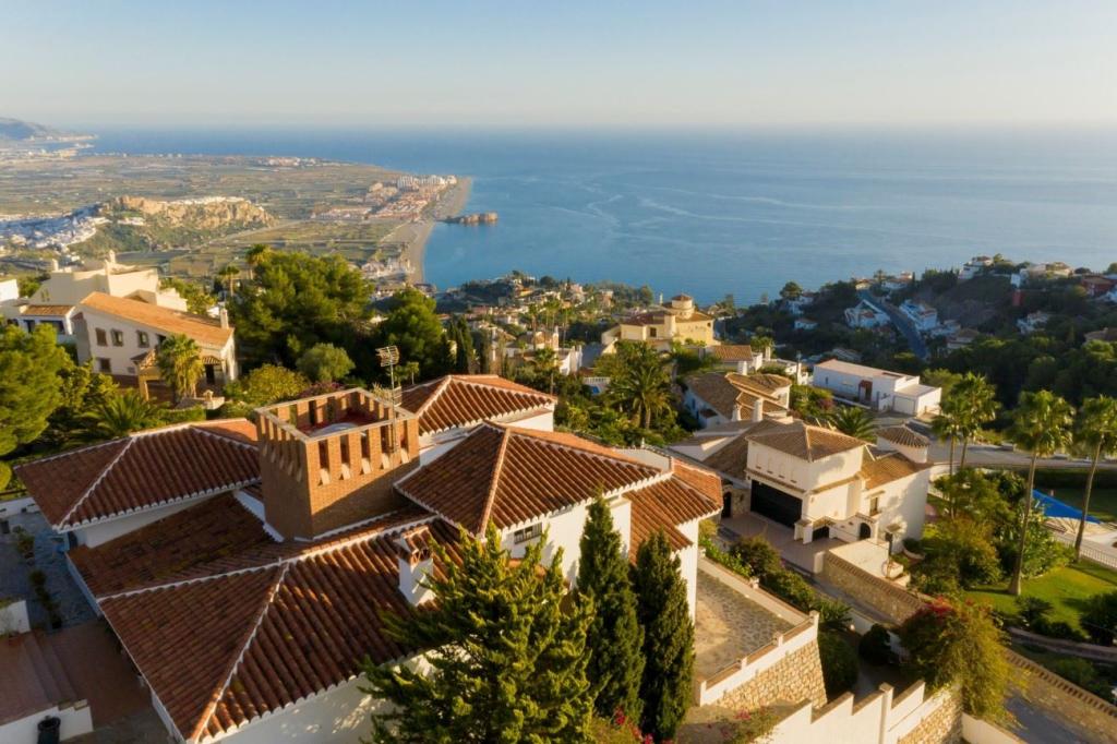 6 bedroom villa for sale in Andalucia, Granada, Salobrena, Spain