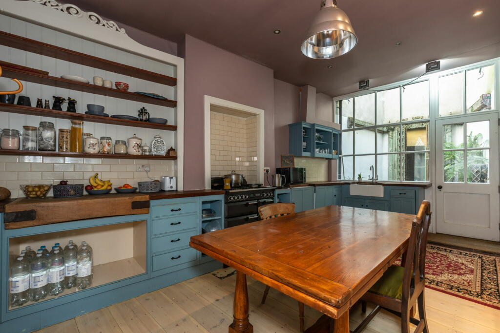 Additional property image - Christchurch Street East, Frome, BA11 1QH