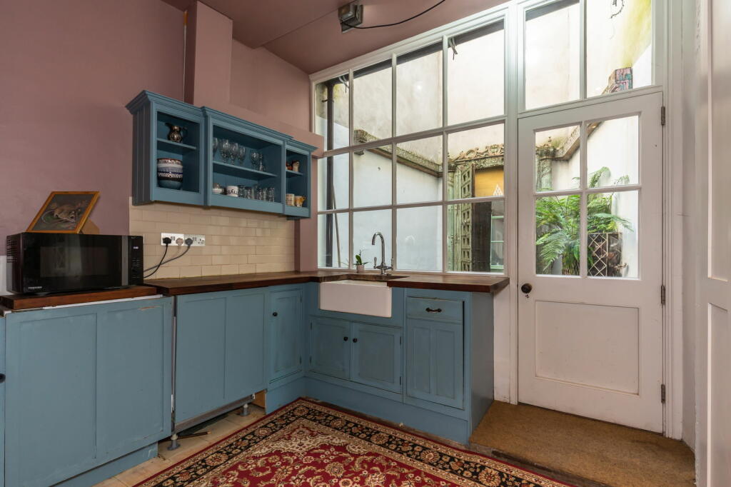 Additional property image - Christchurch Street East, Frome, BA11 1QH