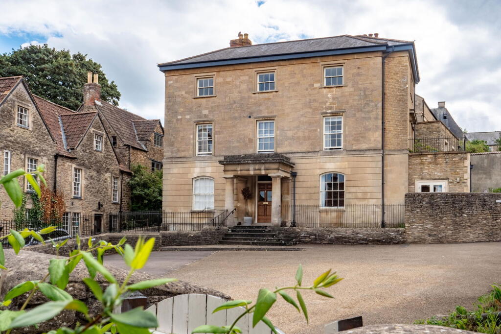 Main image of property: Bath Street, Frome, BA11 1DW