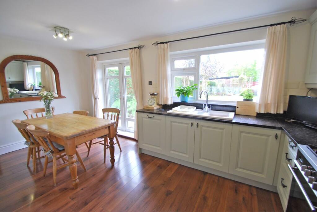 5 bedroom detached house for sale in Meadway, Bramhall, SK7