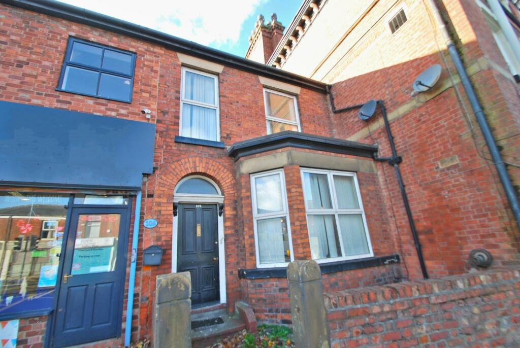 3 bedroom terraced house for sale in Shaw Heath, Stockport, SK2