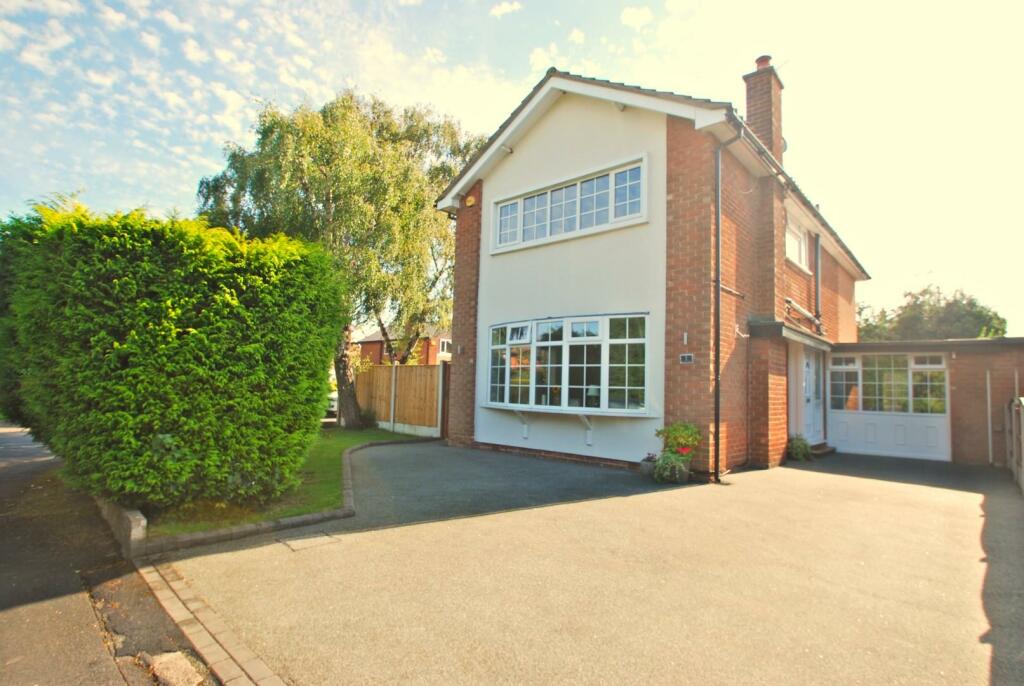 4 bedroom detached house for sale in Keswick Drive, Bramhall, SK7