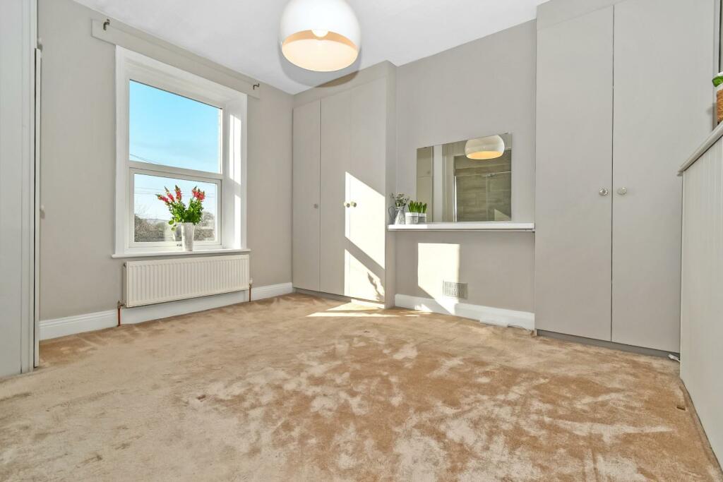 4 bedroom terraced house for sale in Maple Terrace, Yeadon, Leeds, LS19