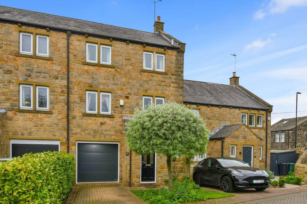 4 bedroom town house for sale in Grosvenor Mews, Rawdon, Leeds, LS19