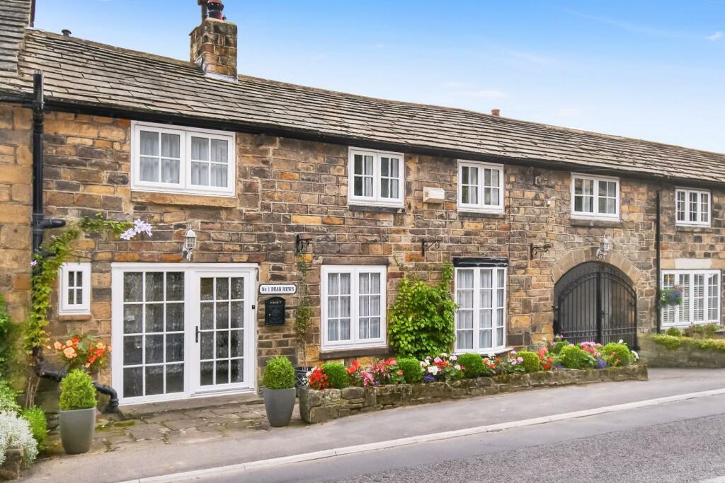 4 bedroom character property for sale in Main Street, Hawksworth, Leeds