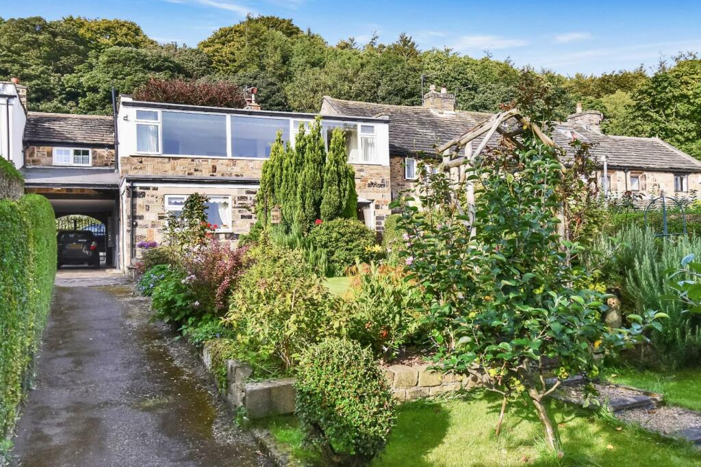 4 bedroom house for sale in Main Street, Hawksworth, Leeds, LS20