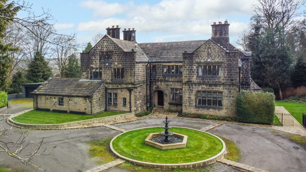 6 bedroom detached house for sale in Roundwood Road, Baildon, BD17