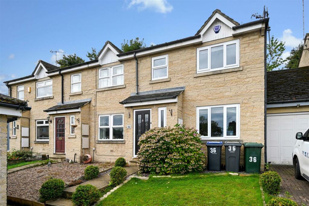 Main image of property: Roundhead Fold, Apperley Bridge, Bradford