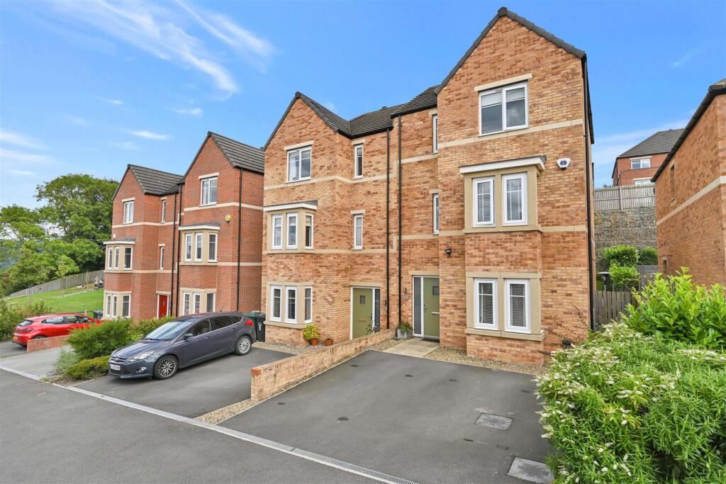 Main image of property: Carr Beck Rise, Apperley Bridge