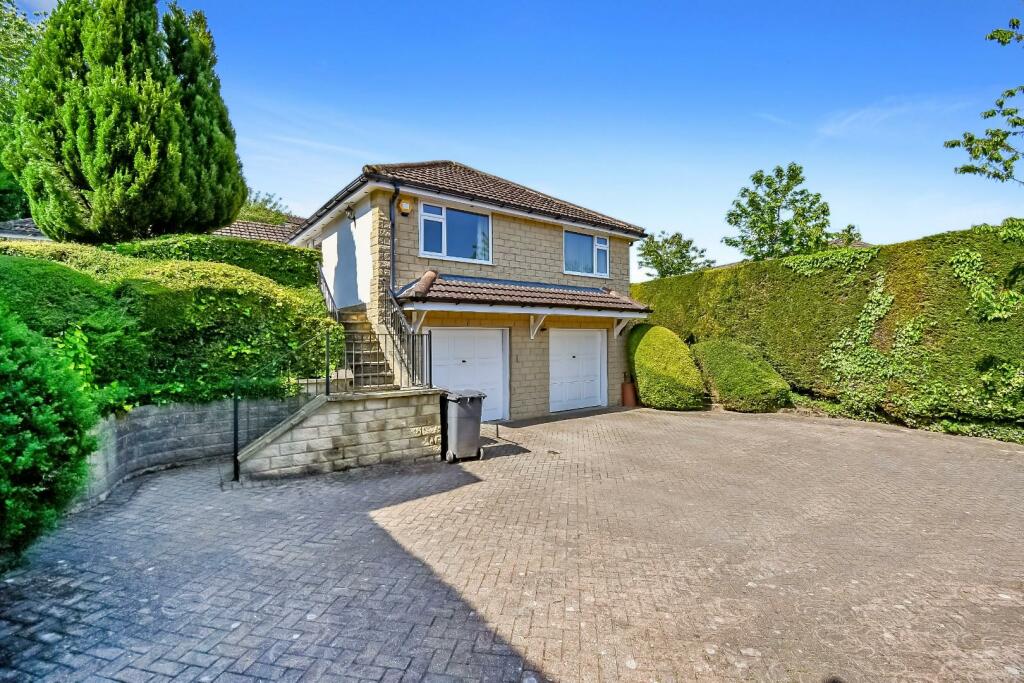 4 bedroom detached house for sale in Greenacre Park Mews, Rawdon, Leeds