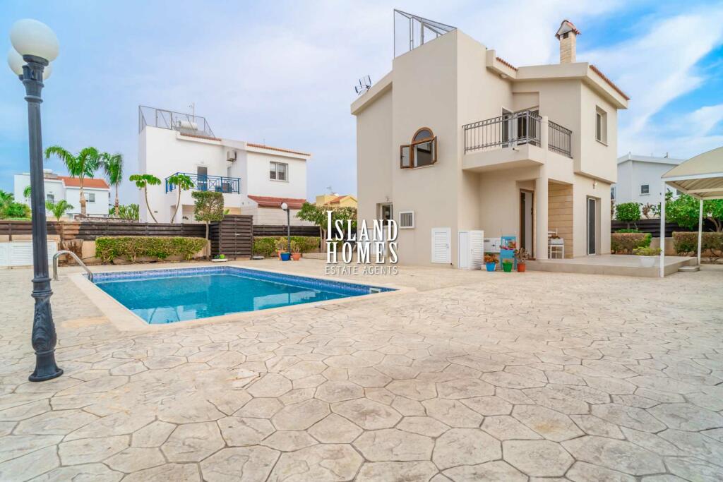 Detached home for sale in Ayia Thekla