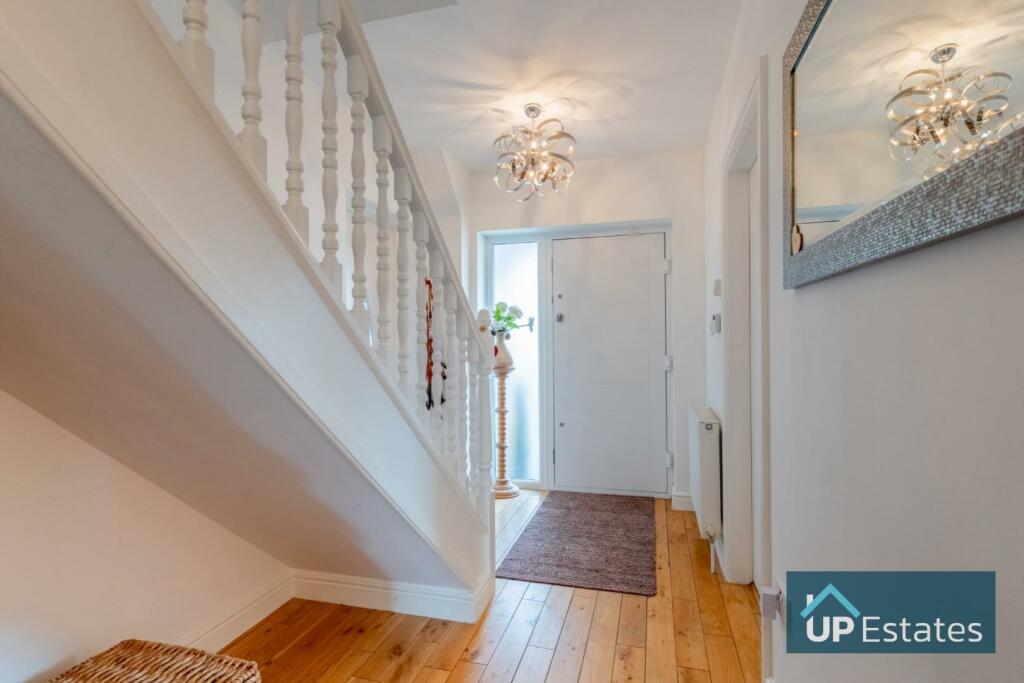 6 bedroom detached house for sale in Golf Drive, Nuneaton, CV11