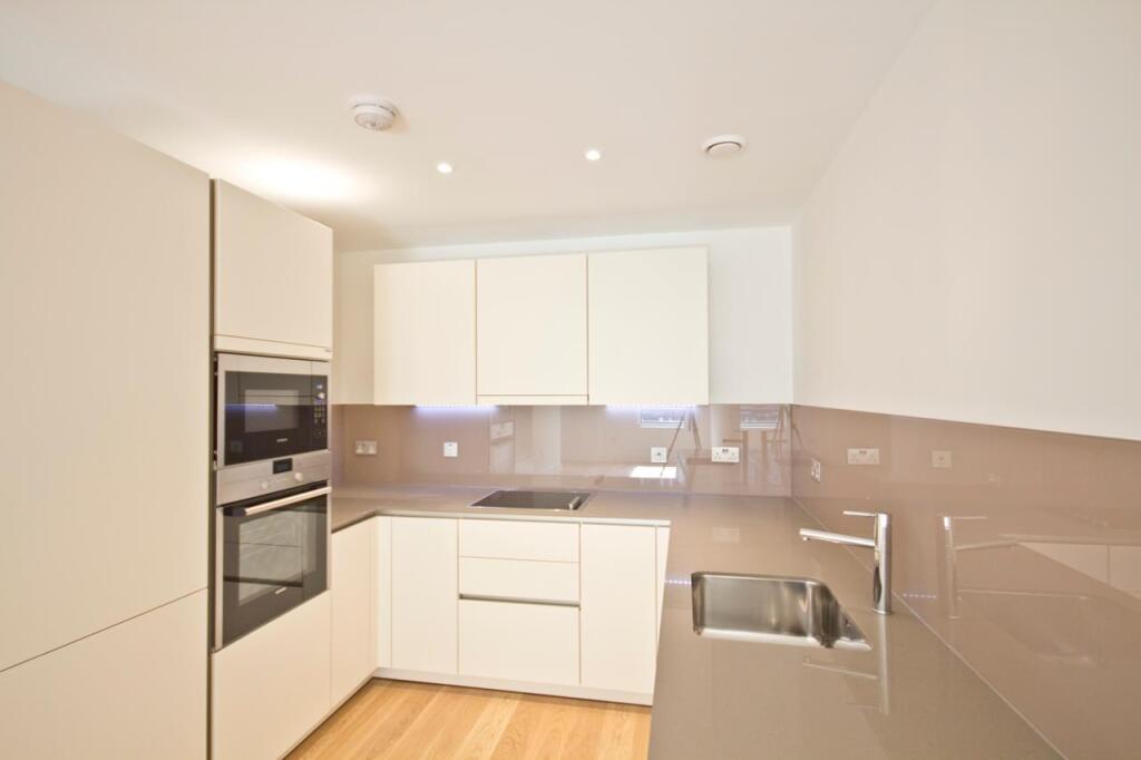 Main image of property: 121 Upper Richmond Road, Putney, London, SW15 2DU