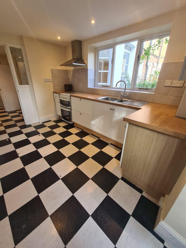 Additional property image - Beaufort Road – Garden Flat Ref 284