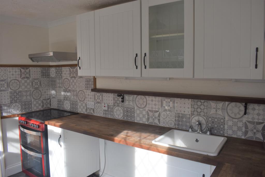 2 bedroom semidetached house for sale in Stones Green Road, Stones