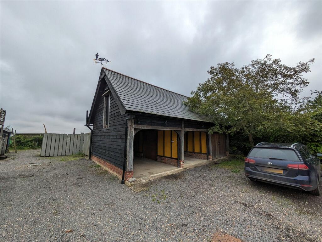 Additional property image - Lamb Farmhouse, Colchester Road, St. Osyth, CO16
