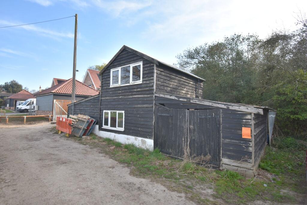 Main image of property: Broadfields, Primrose Hill, Wrabness, Manningtree