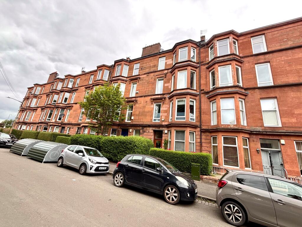 Main image of property: Waverley Gardens, Shawlands, G41 2DN