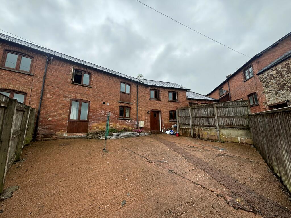 3 bedroom barn conversion for rent in Holloway Barton, Kennford, EX6