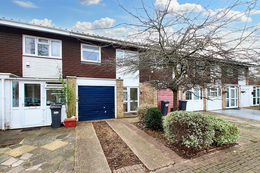 3 bedroom terraced house for sale in Wheatlands, Heston, TW5