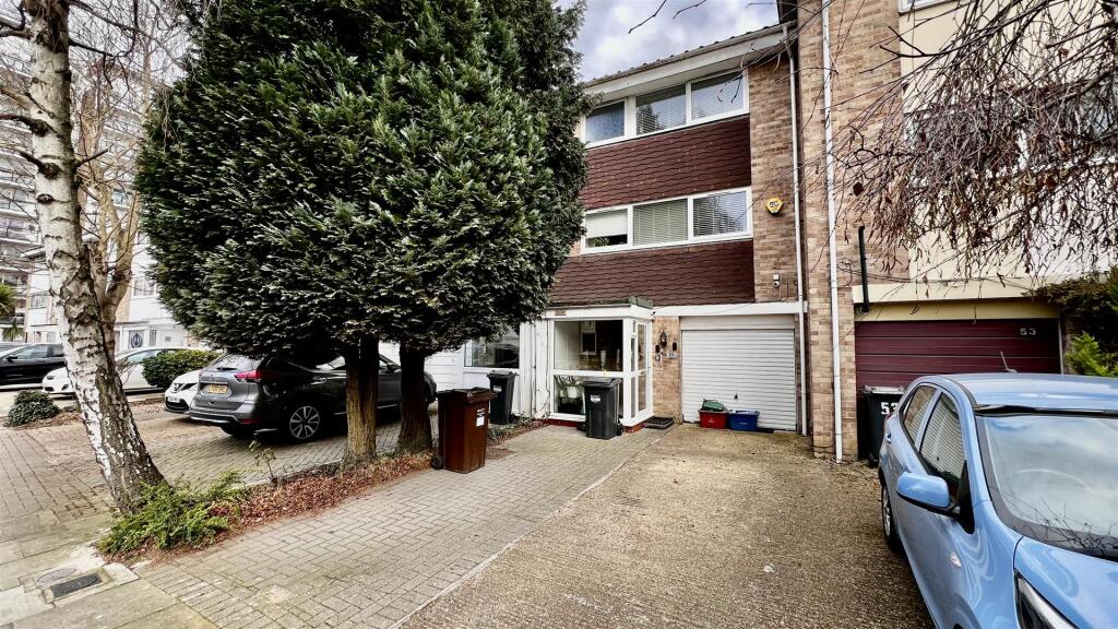 Main image of property: Wheatlands, Heston, TW5