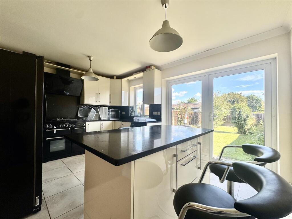 Main image of property: Oxford Avenue, Hayes, UB3