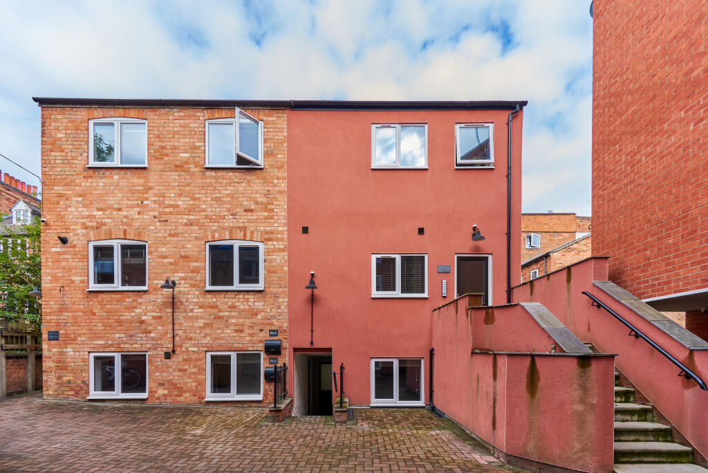 Main image of property: Flat 12, 224 North Sherwood Street, Nottingham, NG1 4EB