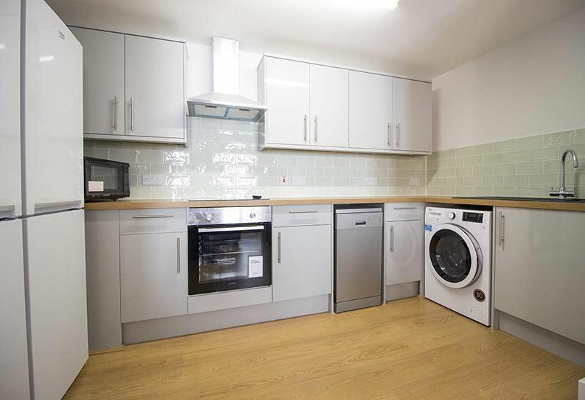 Main image of property: Flat 2, 149-151, Mansfield Road, Nottingham, NG1 3FR