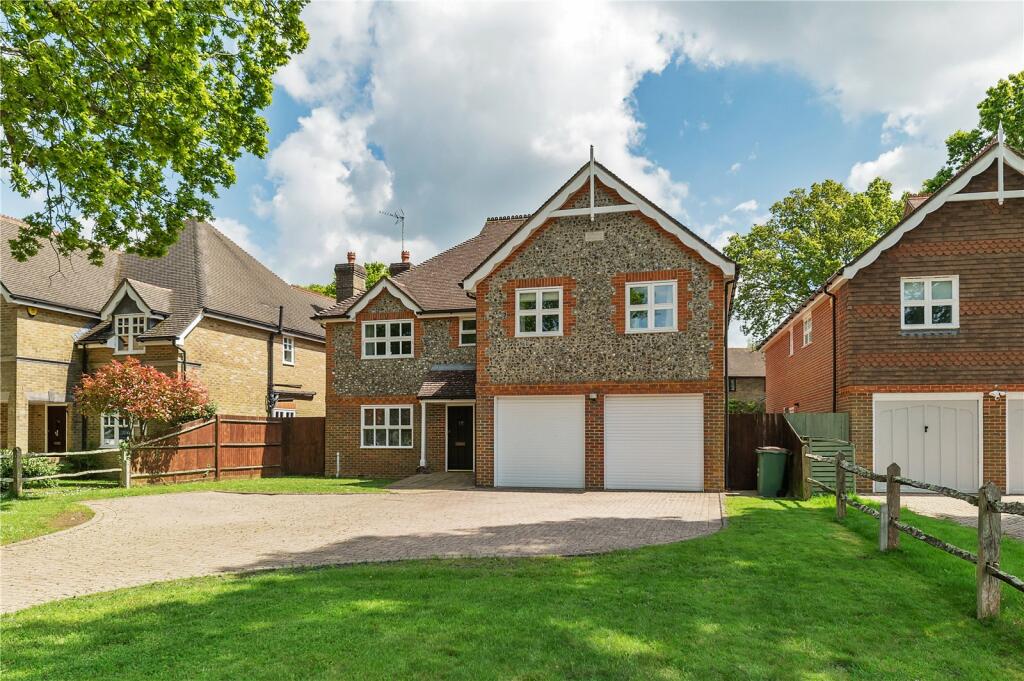 4 bedroom detached house for sale in New Town Road, Storrington, RH20