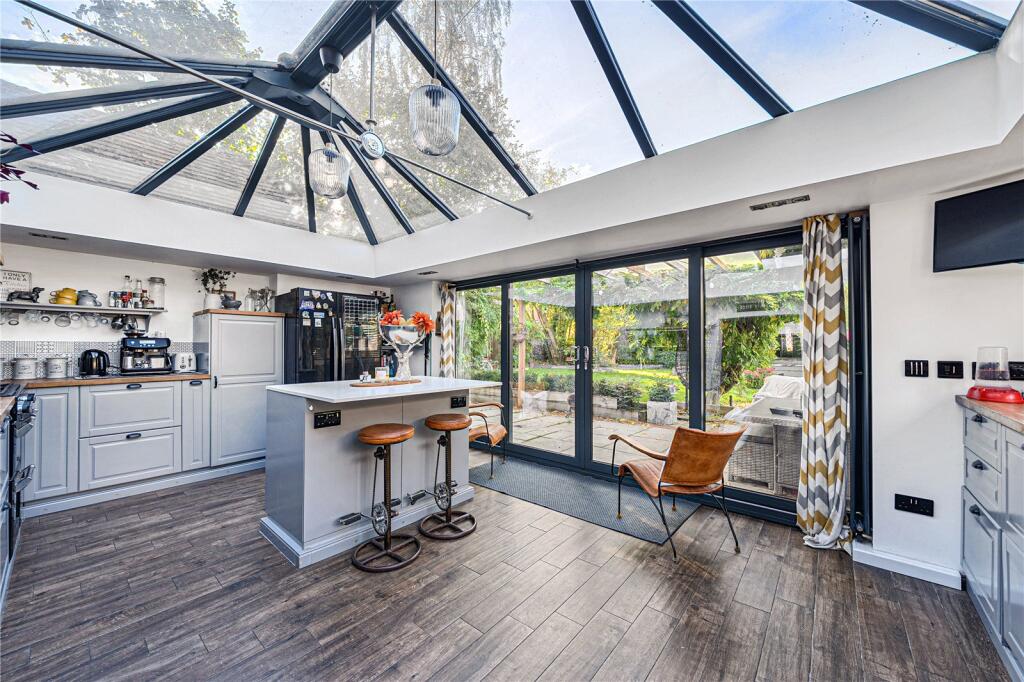 Main image of property: London Road, Pulborough