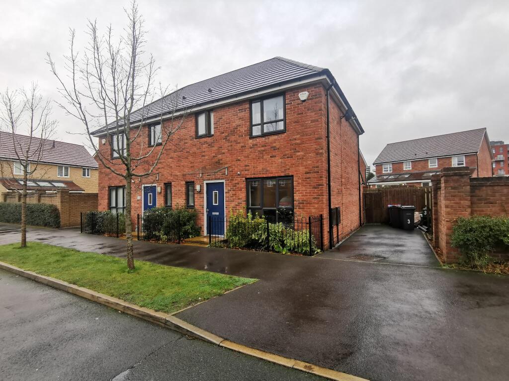 3 bedroom semi-detached house for rent in Cranesbill Close, Salford, M7 1RG, M7