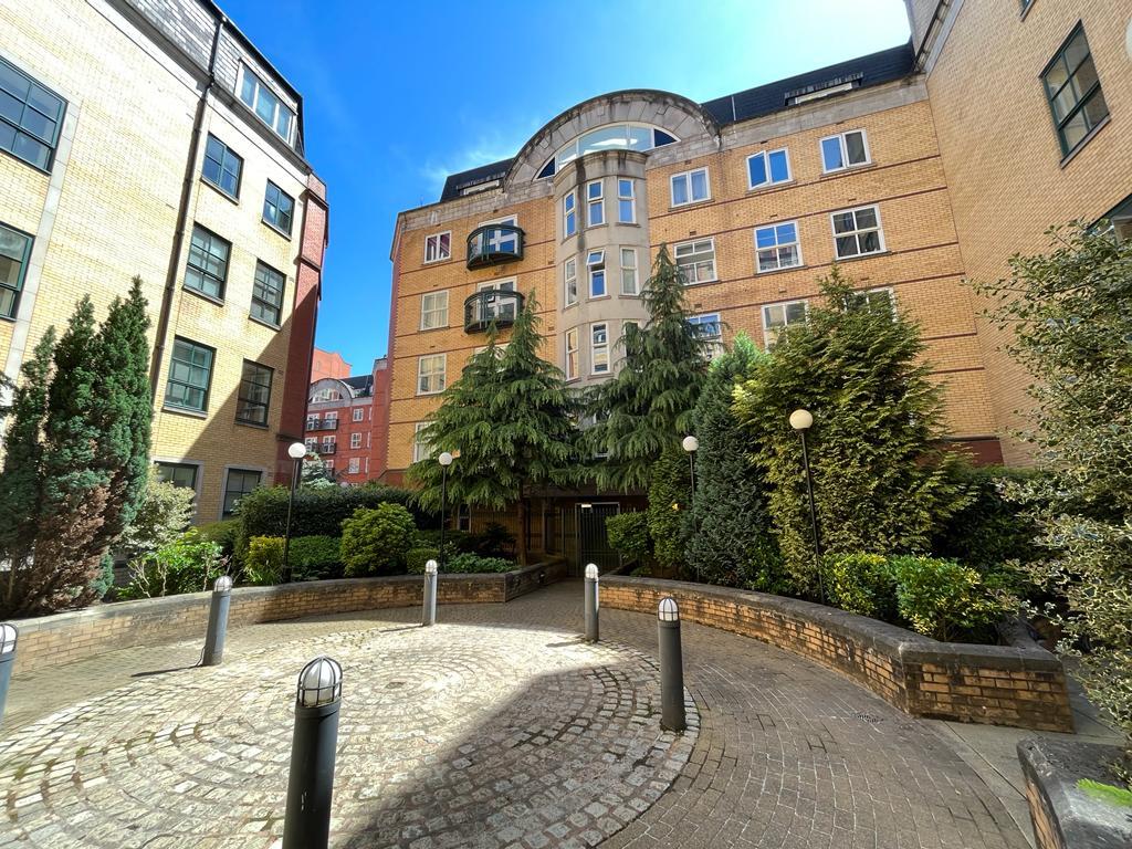 Main image of property: Venice Court, Manchester, M1 7AX