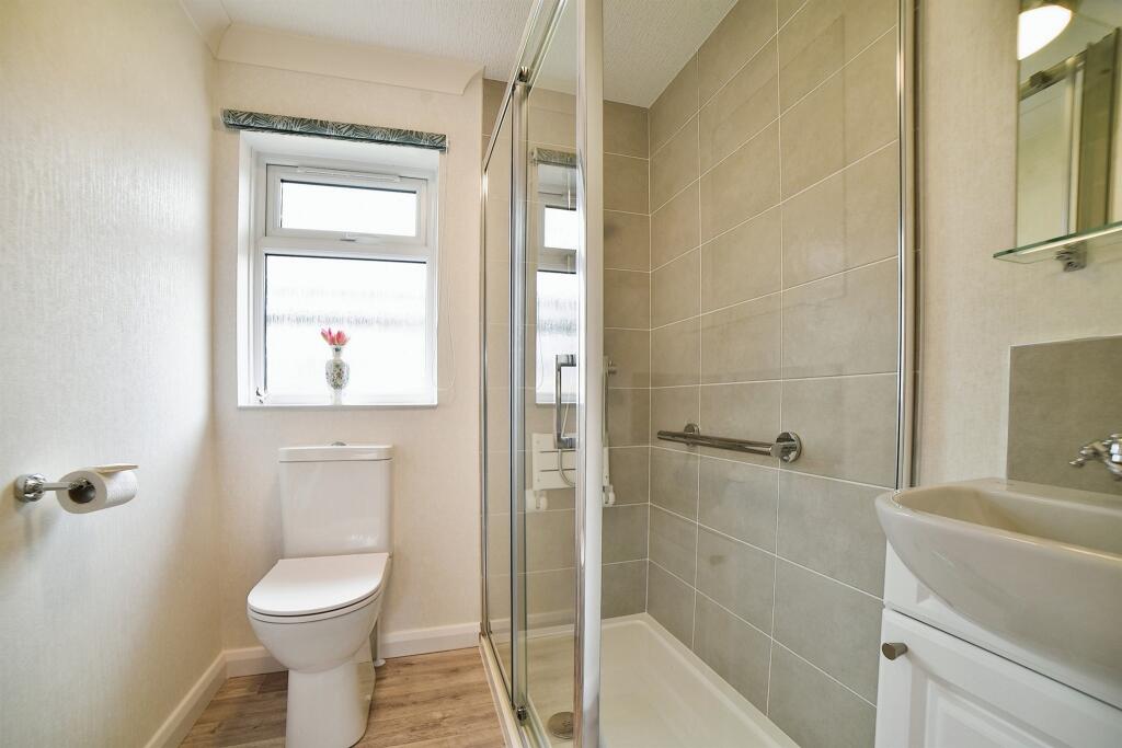 2 bedroom park home for sale in Sunninghill Close, Bradwell, Great ...