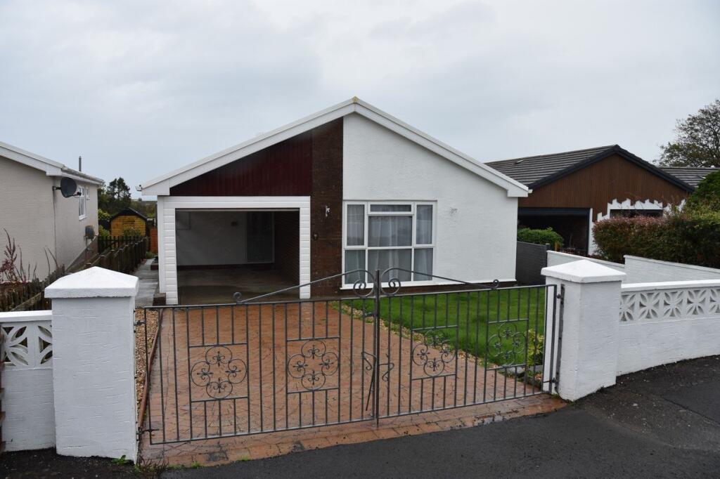 Main image of property: 2 Parc y Delyn, Parcllyn