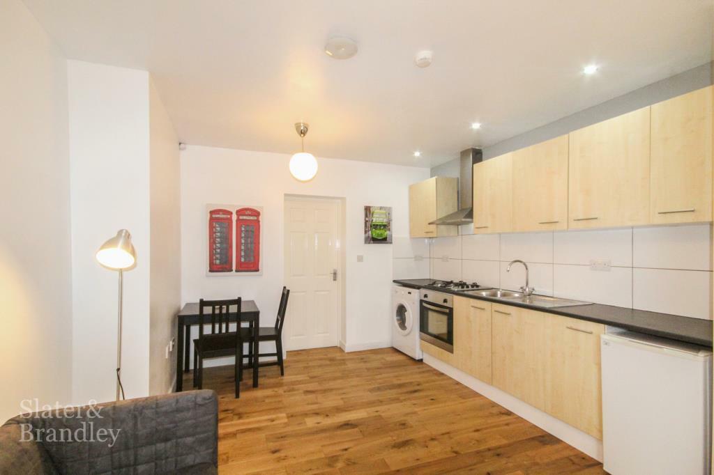 Main image of property: Flat A, Cliff Road, Nottingham, NG1 1GT