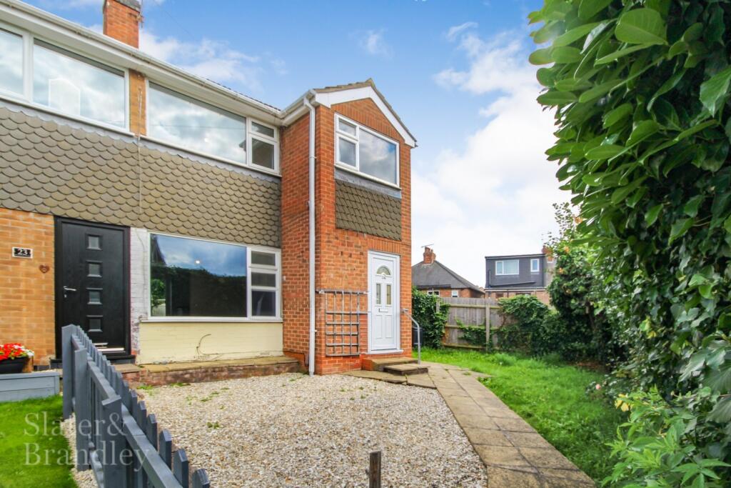 Main image of property: Brackendale Avenue, Arnold, Nottingham, Nottinghamshire, NG5