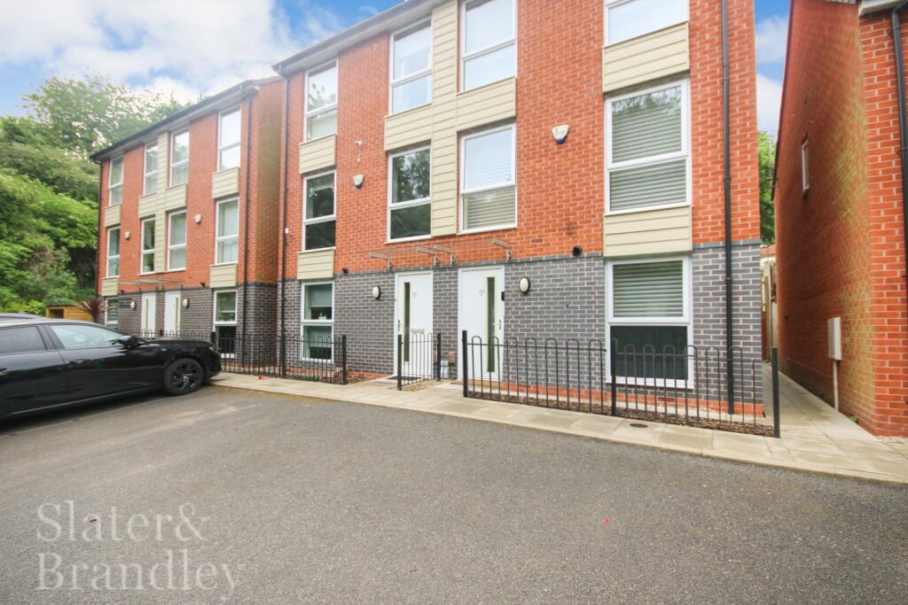 Main image of property: Brodwell Grove, Nottingham, NG3 3BB