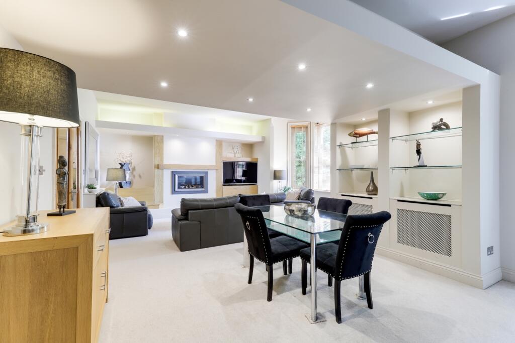 Main image of property: 43 Lenton Road, The Park, Nottingham, Nottinghamshire, NG7