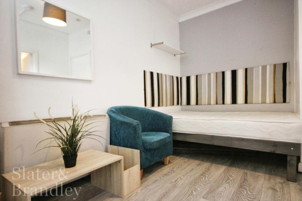 Main image of property: 3 Chestnut Grove, Nottingham, Nottinghamshire, NG3